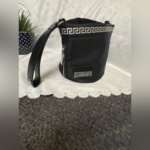 Versace parfums bucket bag - Picture 5 of 16